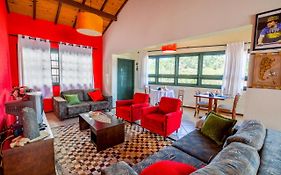 Maison Bleue Suites